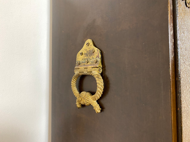 WMK I Das Highlight! Prunkvoller venezianischer antiker Schrank , um 1880, handbemalter Aufsatz auf geschnitzter vergoldeter Konsole mit Putti & Akanthus I Cabinet Bar Anrichte Kommode Chinois Barock