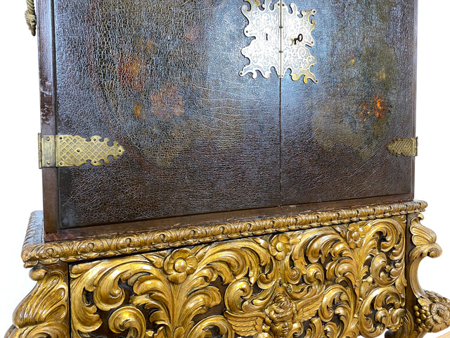 WMK I Das Highlight! Prunkvoller venezianischer antiker Schrank , um 1880, handbemalter Aufsatz auf geschnitzter vergoldeter Konsole mit Putti & Akanthus I Cabinet Bar Anrichte Kommode Chinois Barock