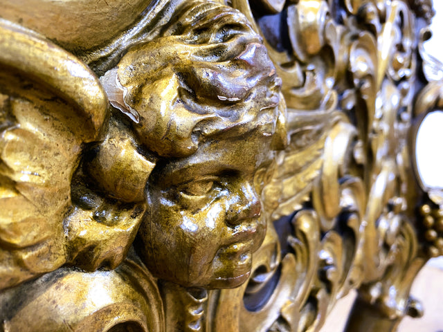 WMK I Das Highlight! Prunkvoller venezianischer antiker Schrank , um 1880, handbemalter Aufsatz auf geschnitzter vergoldeter Konsole mit Putti & Akanthus I Cabinet Bar Anrichte Kommode Chinois Barock