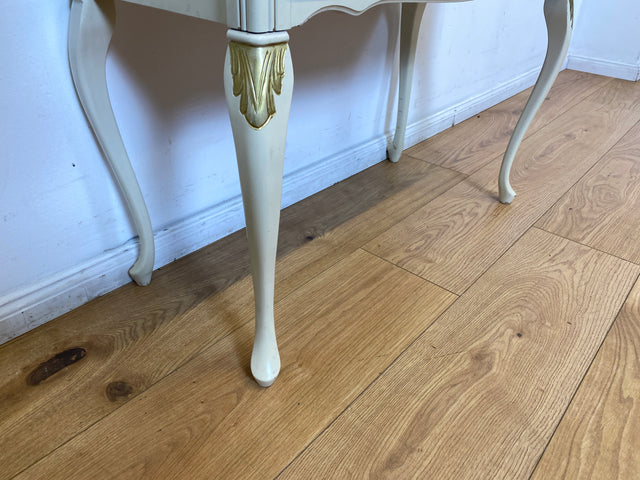 WMK I Versand 85€ I Charmante weiße Chippendale Kommode mit Schubladen & edlen Messingbeschlägen I Sideboard Schubladenkommode Flurkommode Wäschekommode Vintage Barock Rokoko Berlin Jena Bamberg