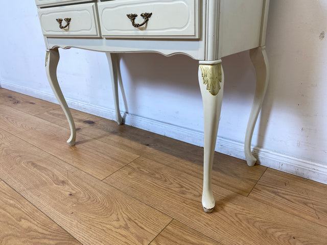 WMK I Versand 85€ I Charmante weiße Chippendale Kommode mit Schubladen & edlen Messingbeschlägen I Sideboard Schubladenkommode Flurkommode Wäschekommode Vintage Barock Rokoko Berlin Jena Bamberg