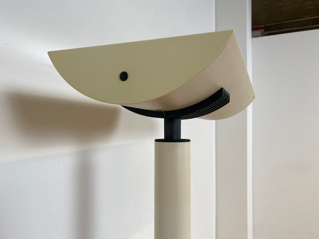 WMK I Design Award Gewinner aus 1988 I Hochwertige weiße Vintage Designer Standleuchte IBS 236 von Waldmann aus Metall I Steh Leuchte Lampe Deckenfluter Wohnzimmerlampe Vintage Space Age 80er Berlin