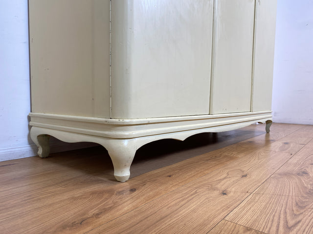 WMK I Wunderschöner weißer 1930er Jahre Kleiderschrank aus vollem Holz mit Schubladen I Schrank Schlafzimmerschrank Wäscheschrank Schlafzimmer Chippendale Art Deco Antik Vintage Berlin Dresden Bayern