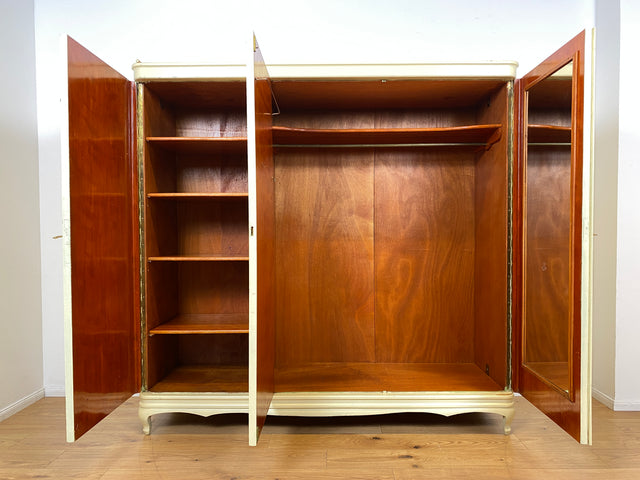 WMK I Wunderschöner weißer 1930er Jahre Kleiderschrank aus vollem Holz mit Schubladen I Schrank Schlafzimmerschrank Wäscheschrank Schlafzimmer Chippendale Art Deco Antik Vintage Berlin Dresden Bayern