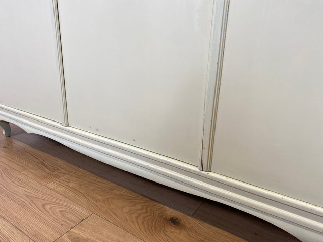 WMK I Wunderschöner weißer 1930er Jahre Kleiderschrank aus vollem Holz mit Schubladen I Schrank Schlafzimmerschrank Wäscheschrank Schlafzimmer Chippendale Art Deco Antik Vintage Berlin Dresden Bayern