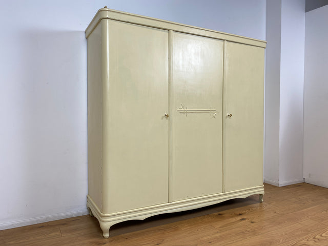 WMK I Wunderschöner weißer 1930er Jahre Kleiderschrank aus vollem Holz mit Schubladen I Schrank Schlafzimmerschrank Wäscheschrank Schlafzimmer Chippendale Art Deco Antik Vintage Berlin Dresden Bayern