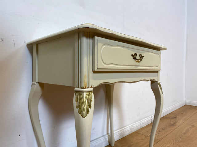 WMK I Charmanter weißer Chippendale Nachttisch mit Schublade und edlem Messinggriff I Nachtkommode Nachtschrank Nachtschränkchen Kommode Beistelltisch Vintage Barock Rokoko Berlin Jena Bamberg