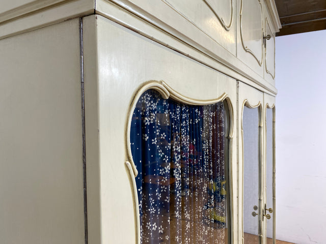 WMK I Sehr schöner weißer Mid-Century Kleiderschrank aus vollem Holz mit Glastüren, Schubladen & Aufsatz I Schrank Wardrobe Wäsche Schlafzimmer Chippendale Vintage Boho Shabby Chic Berlin Aachen Jena