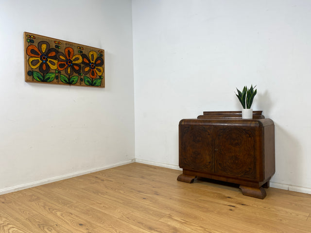 WMK Formschöne, geräumige und gut erhaltene 1930er Jahre Art Deco Anrichte aus vollem Holz mit wunderschönem Wurzelholz veredelt # Schrank Kommode Büfett Buffett Kredenz Theke Sideboard Antik Vintage