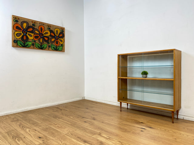 WMK Elegante und gut erhaltene Mid-Century Raumtrenner Vitrine in Esche von VEB Bad Liebenwerda, 1966, baugleich mit VEB Hellerau # Glasvitrine Highboard Geschirrschrank Sideboard 60er DDR Vintage