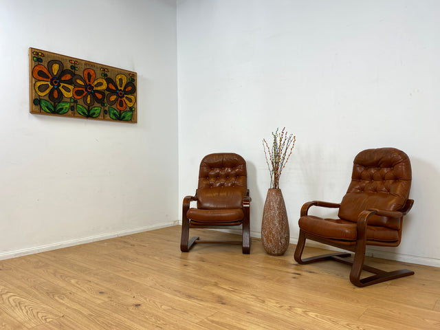 WMK 1/2 Formschöner, sehr bequemer & gut erhaltener skandinavischer Ledersessel mit gestepptem Echtleder # Sessel Lesesessel Relaxsessel Easy Chair Fernsehsessel Leder Vintage Mid-Century # Stückpreis